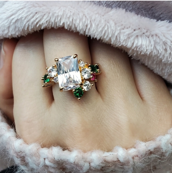 New Gorgeous Emerald Cut White Sapphire Ring - Picture 9 of 12